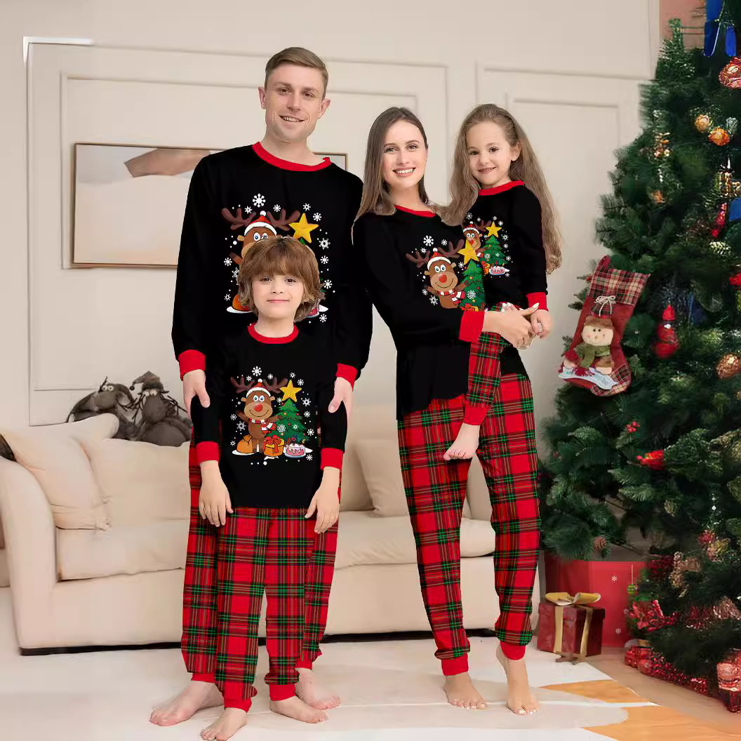 Family Tree Print - Setelan pohon Natal huruf rusa kartun,